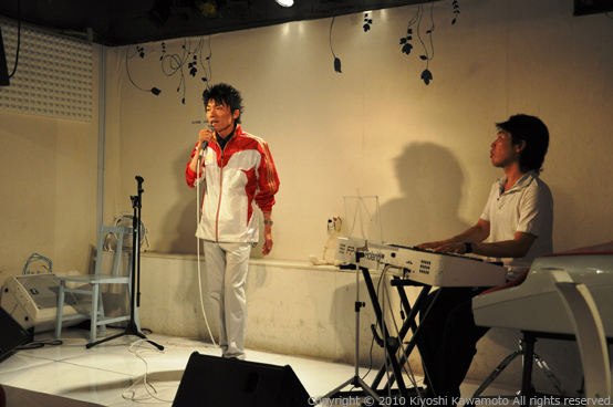 2010年7月28日(水)ストロボカフェ六本木『Life is beautiful』ライブ 一日密着